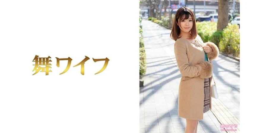月乃露娜-セフレ関係の彼女の親友が耳元でこっそり囁き淫語で1泊2日の旅行中もチ●ポがおかしくなるまで何度も